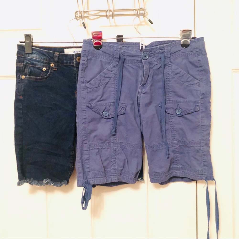 Two pairs of Bermuda shorts, jeans and blue